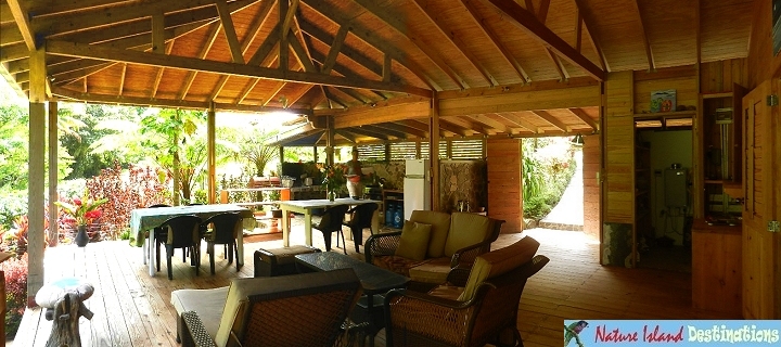 BananaLama cottage open lounge area